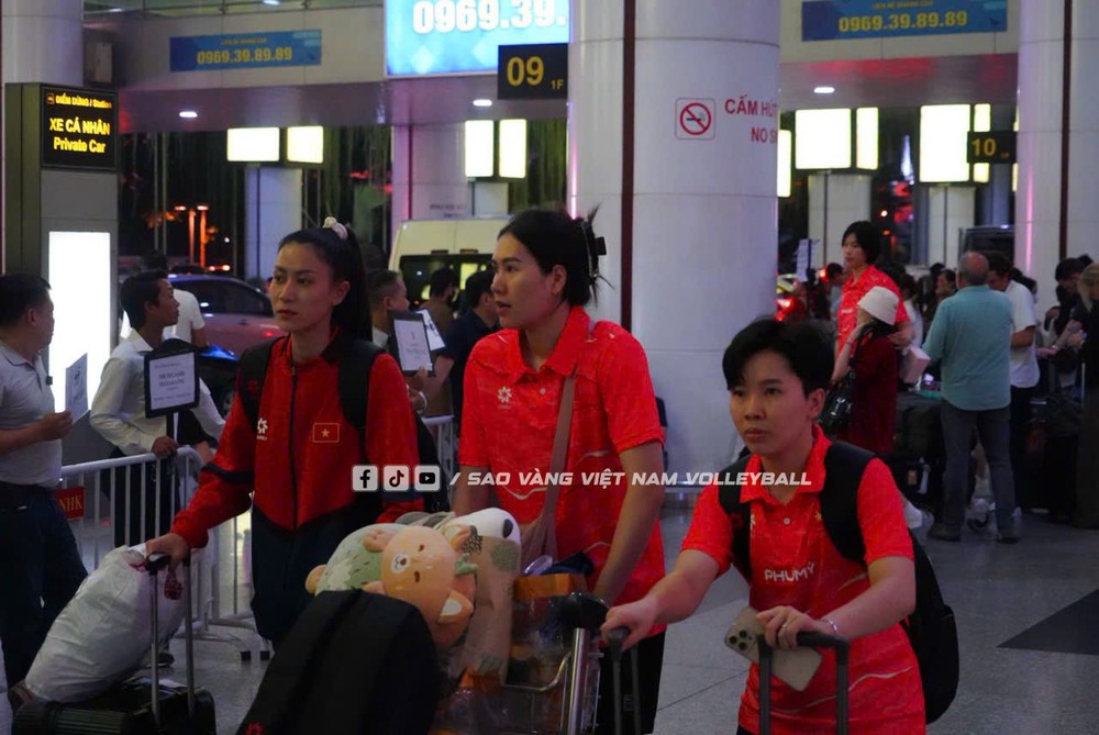 Tuyển bóng chuyền nữ Việt Nam về nước chiều tối 4/8 sau khi kết thúc chặng 1 SEA V.League 2025 tại Thái Lan