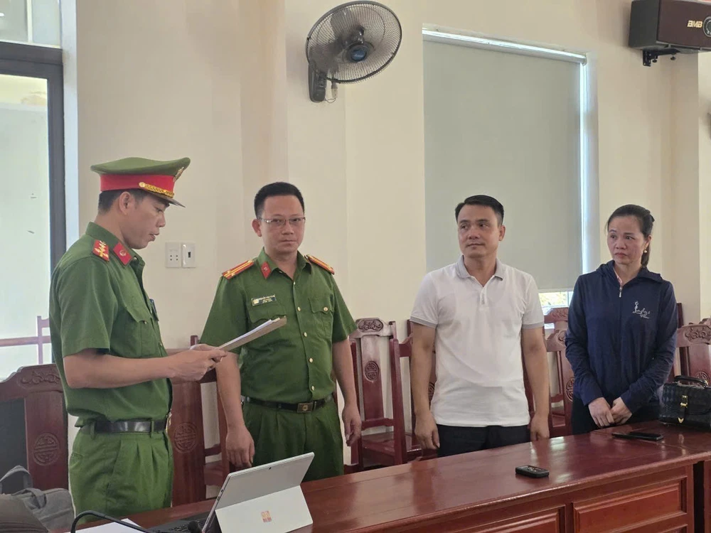 Khởi tố hiệu trưởng chỉ đạo nâng điểm cho học sinh thi vào lớp 10 - Ảnh 1.