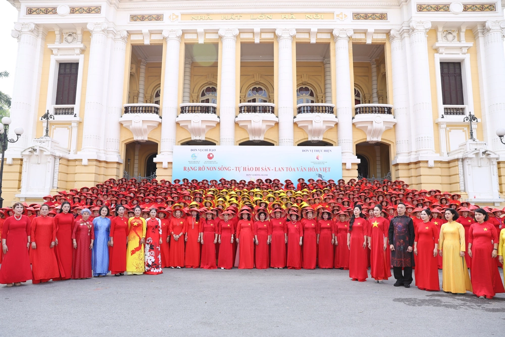 Di sản áo dài