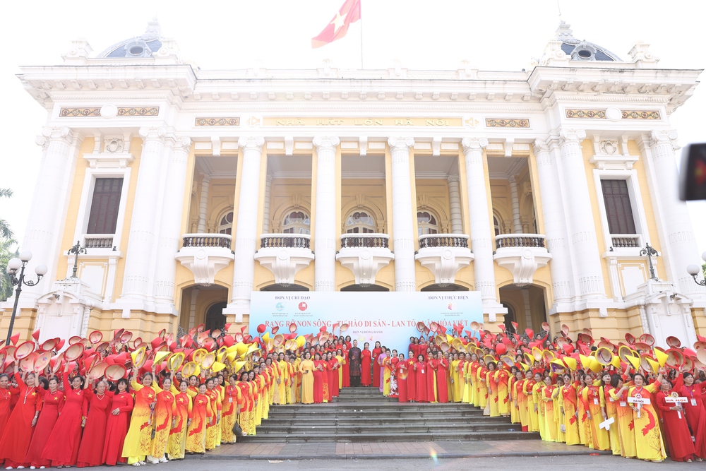 Di sản áo dài