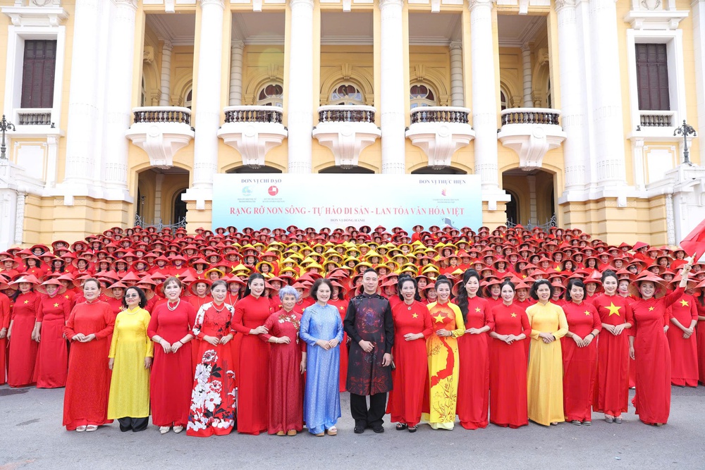 Di sản áo dài