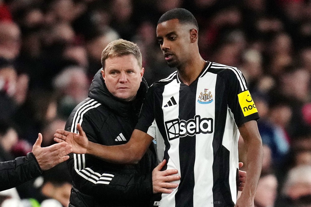 Newcastle Đình Chỉ Thi Đấu Isak, Liverpool Có Đưa Ra Đề Nghị Mới? - Ảnh 1. Newcastle Đình Chỉ Thi Đấu Isak, Liverpool Có Đưa Ra Đề Nghị Mới? - Ảnh 1.