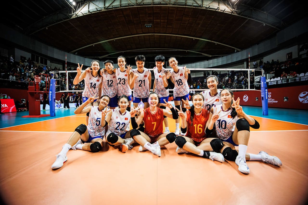 Đội bóng chuyền nữ trẻ của Việt Nam xuất sắc đánh bại U21 Serbia 3-1 ở lượt trận thứ 2 bảng A, giải vô địch bóng chuyền U21 nữ thế giới 2025.