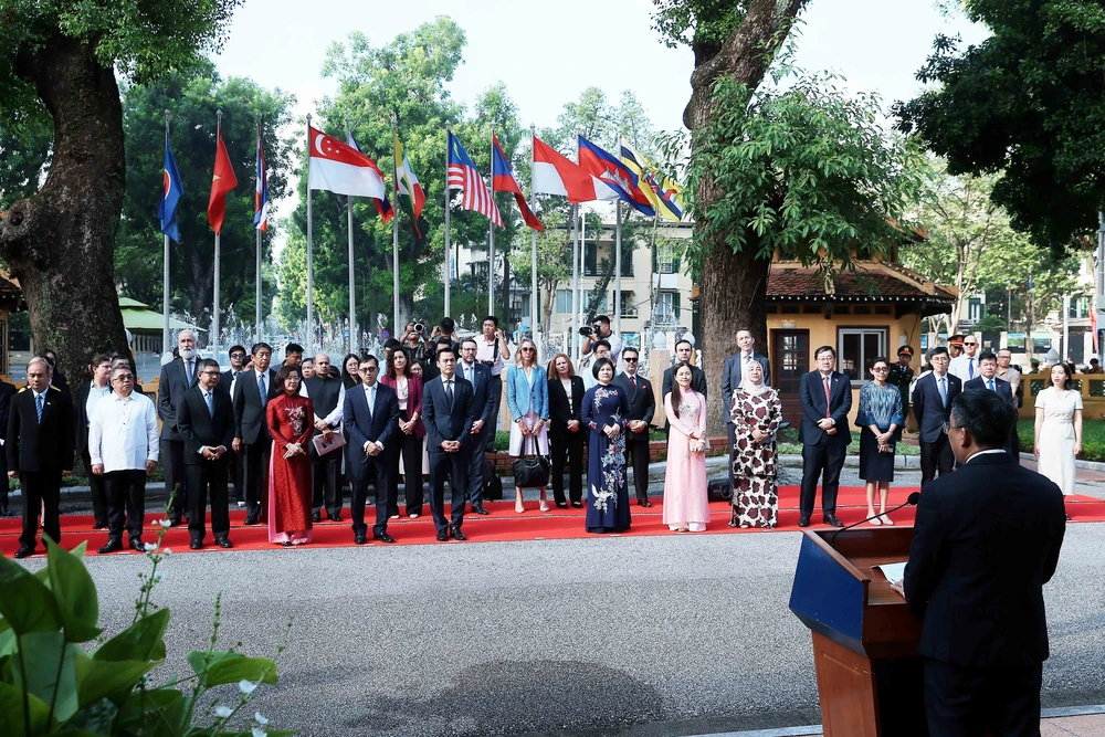 Lễ thượng cờ kỷ niệm 58 năm Ngày thành lập ASEAN - Ảnh 6.