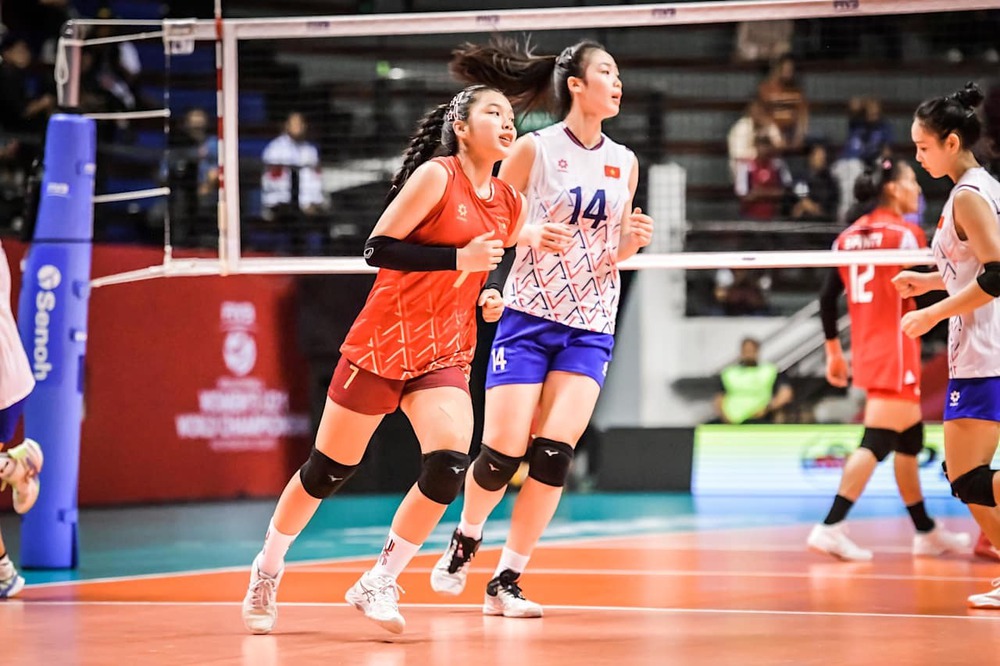 Sao trẻ cao gần 1m90 liên tục cứu bóng, được ví như 'nữ hoàng phòng thủ' khi U21 Việt Nam thắng đậm U21 Canada - Ảnh 1.