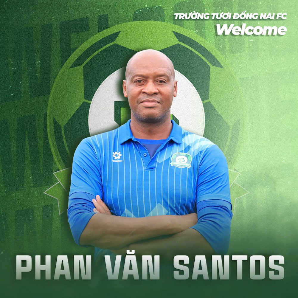 Phan Văn Santos nhận lời làm HLV thủ môn, ‘chạm trán’ Tấn Trường - Ảnh 1.