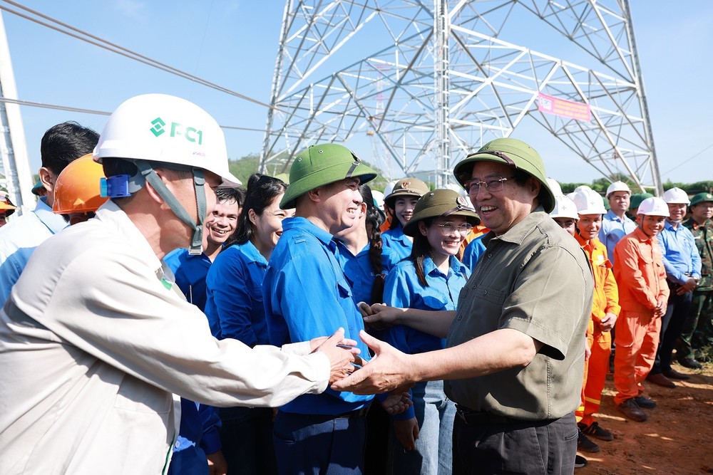 Thủ tướng kiểm tra tiến độ thi công Dự án Đường dây 500 kV Lào Cai - Vĩnh Yên - Ảnh 5.
