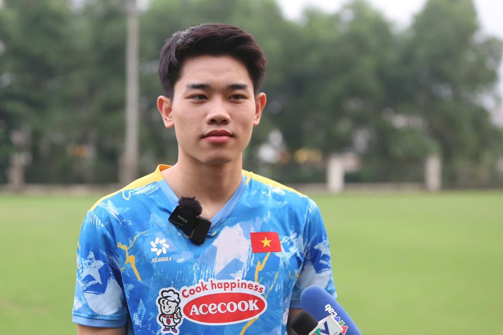 Tin nóng bóng đá Việt Nam hôm nay 2/9: Đội tuyển Việt Nam chốt bộ khung đội hình; U23 Singapore mang cầu thủ gốc Nhật đến Việt Nam - Ảnh 1.