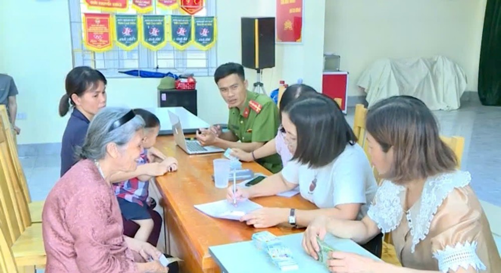 80 năm Quốc khánh: Hà Nội “tăng tốc” trao tặng quà Tết độc lập cho người dân - Ảnh 4.