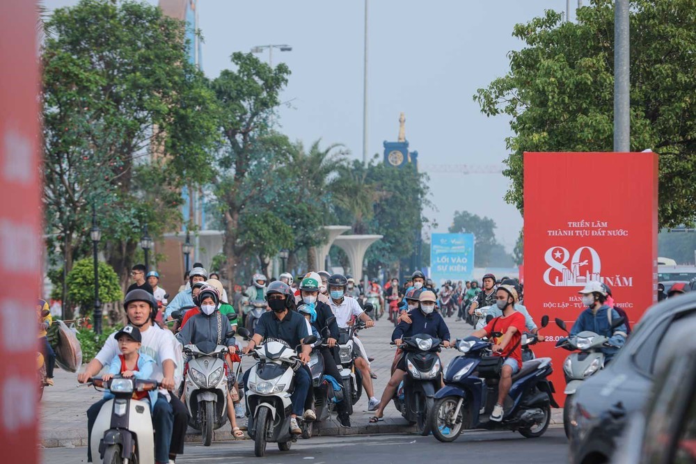 vnapotalnguoidandichuyensomdenthamquantrungtamtrienlamvietnam8247926-17566918081591285010287.jpg