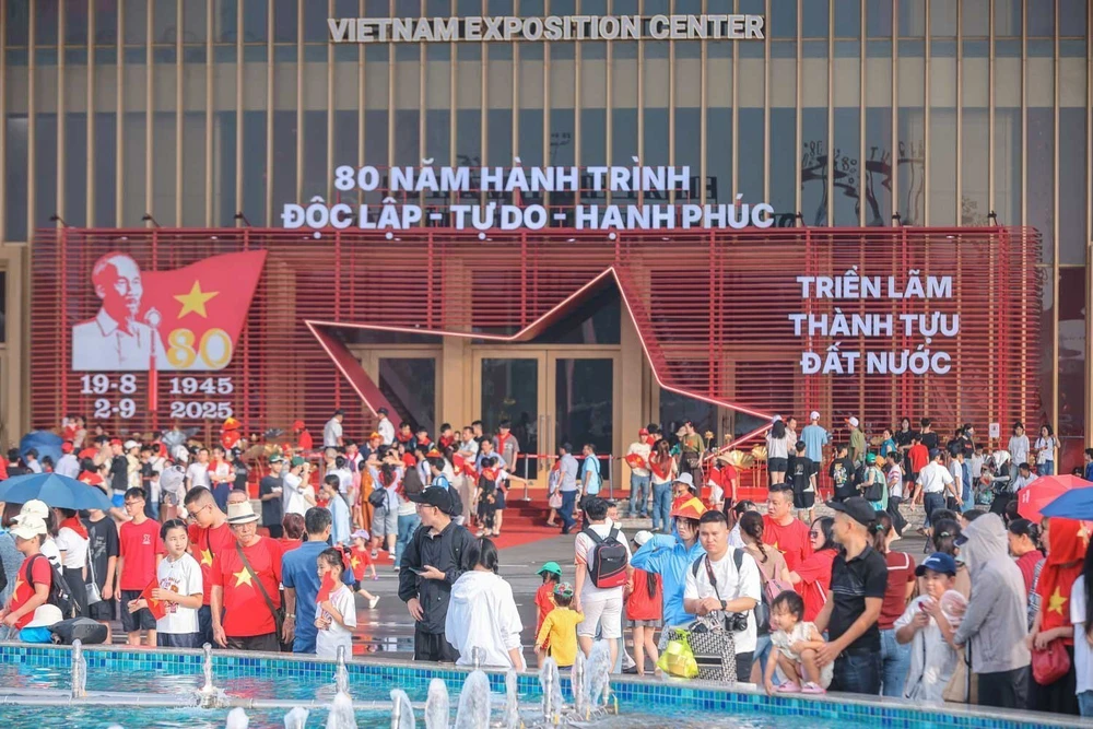 vnapotalnguoidandichuyensomdenthamquantrungtamtrienlamvietnam8247938-1756692067870768760074.jpg