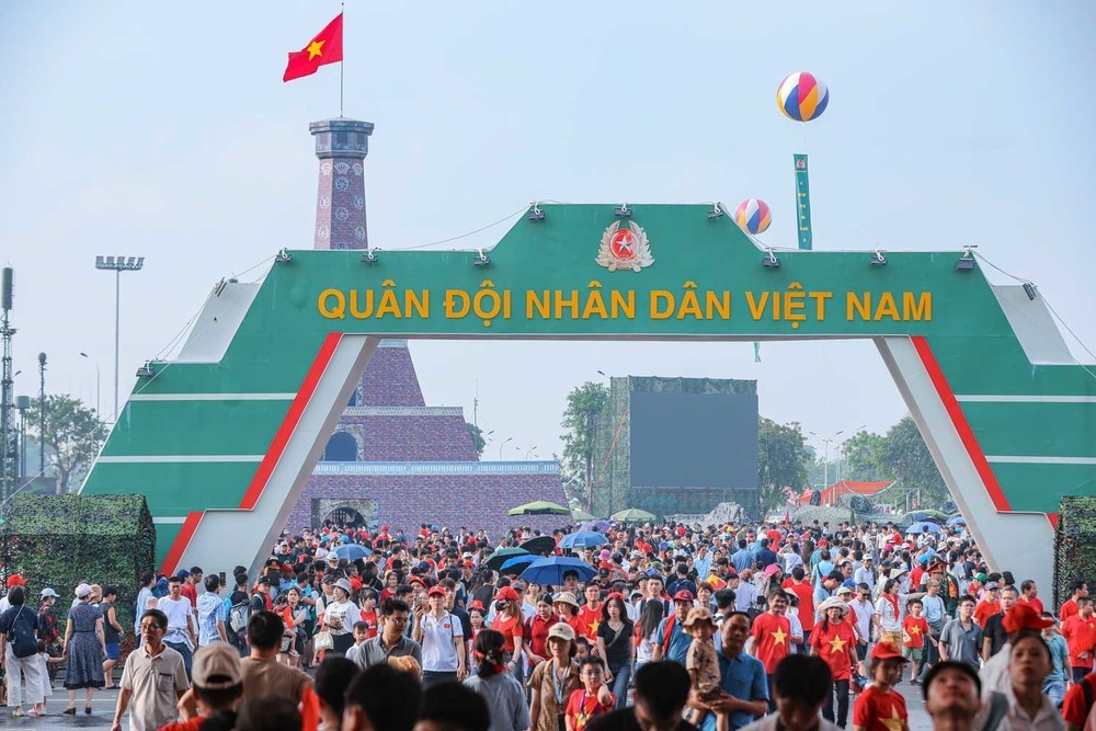 vnapotalnguoidandichuyensomdenthamquantrungtamtrienlamvietnam8247947-1756691950734860200476.jpg