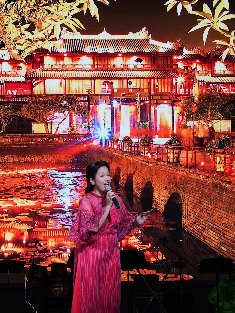 Diva Mỹ Linh đại diện Việt Nam cất tiếng hát tại Expo 2025 Osaka - Ảnh 2.