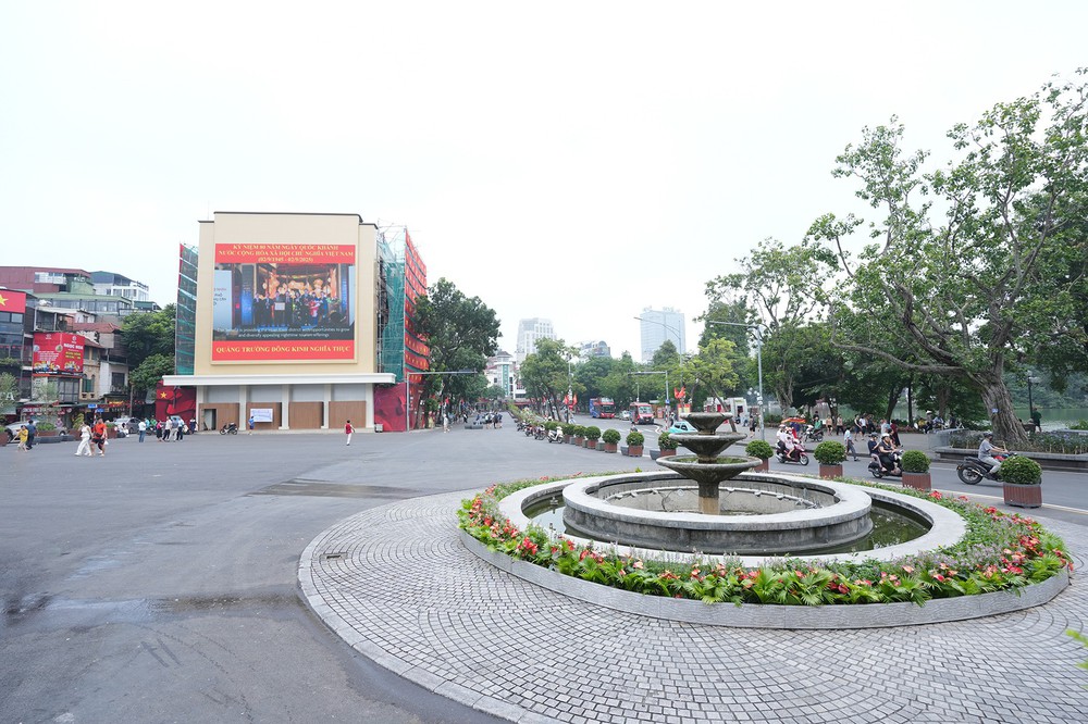 Chỉnh trang, cải tạo Quảng trường Đông Kinh - Nghĩa Thục (Hà Nội): Tiếp tục cầu thị, lắng nghe, điều chỉnh phù hợp - Ảnh 1.