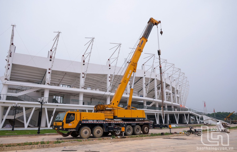 Chuẩn bị khánh thành SVĐ lớn nhất miền núi phía Bắc, rộng như sân Hàng Đẫy và được trồng loại cỏ đặc biệt - Ảnh 10.