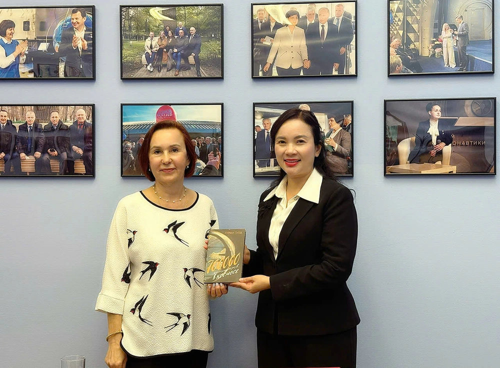 Triển lãm “Chủ tịch Hồ Chí Minh - Người đặt nền móng cho tình hữu nghị Việt Nam và LB Nga” - Ảnh 2.