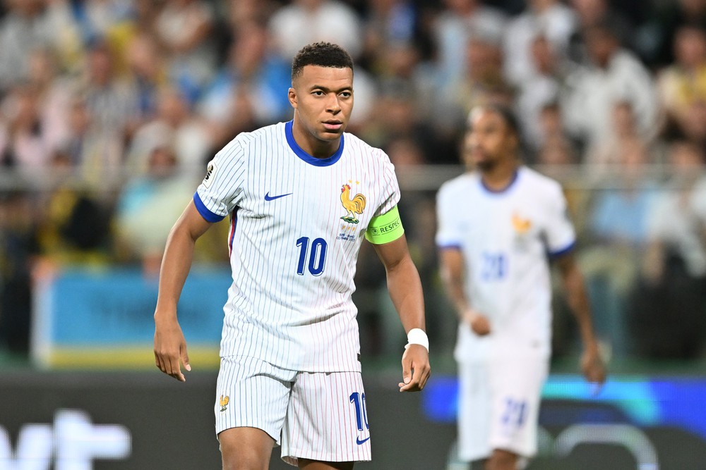 Kylian Mbappe: 'Tôi sẽ không bao giờ khuyên con mình dấn thân vào bóng đá' - Ảnh 1.