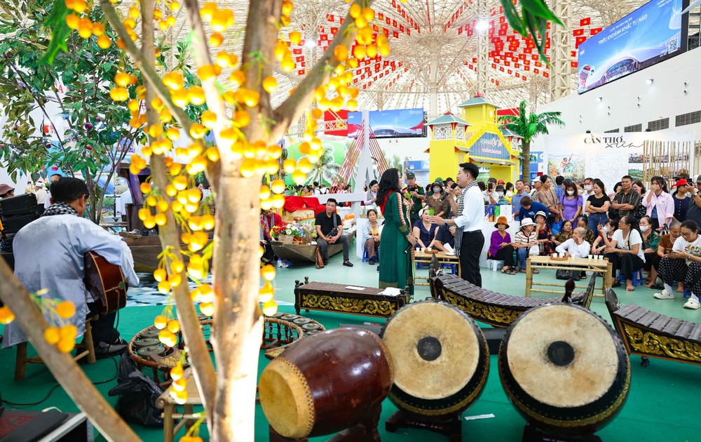 Du lịch phương Nam thu nhỏ qua các gian trưng bày đặc sắc tại Triển lãm thành tựu Đất nước - Ảnh 8.