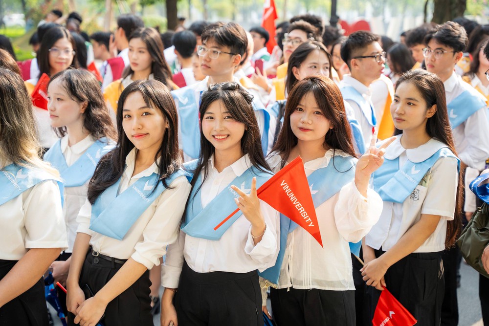 VinUni khai giảng khóa 6, ra mắt tân hiệu trưởng và dàn lãnh đạo tinh hoa - Ảnh 2.