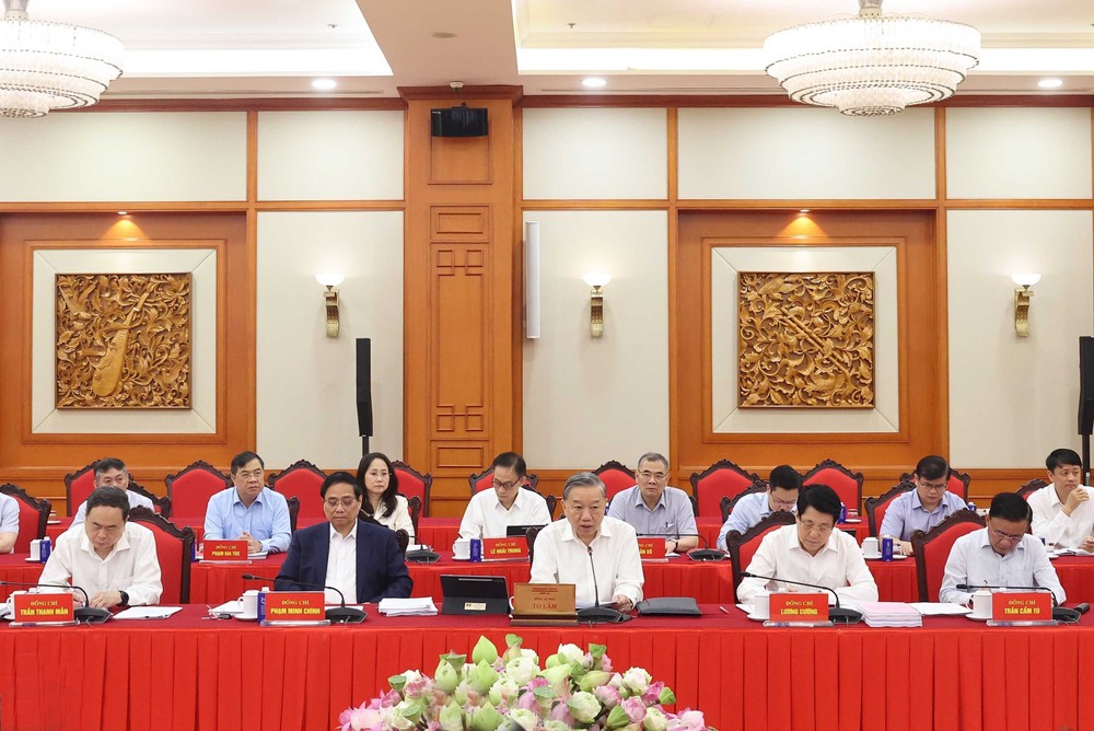 Kết luận số 191-KL/TW: Tiếp tục tăng cường lãnh đạo, chỉ đạo công tác tổ chức đại hội đảng bộ các cấp - Ảnh 1.