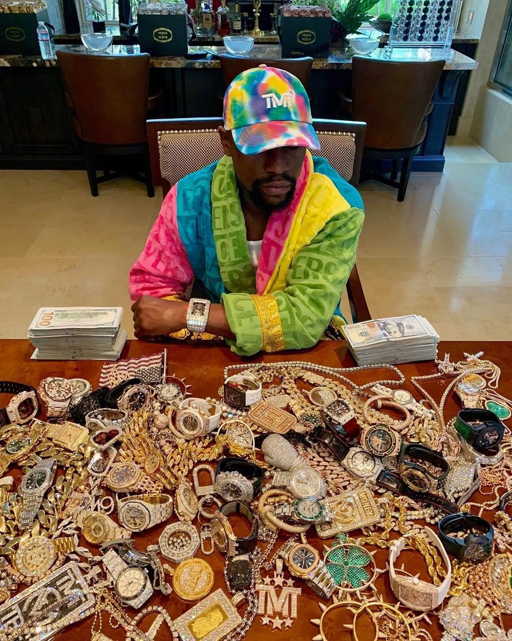 So găng huyền thoại Mike Tyson vs Floyd Mayweather: Cuộc đối đầu từ sàn đấu đến lối sống - Ảnh 4.