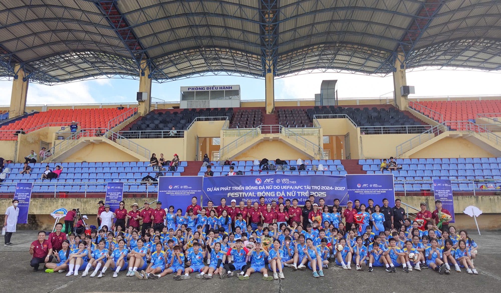 120 nữ sinh tham gia Festival bóng đá nữ trẻ năm 2025 - Ảnh 1.