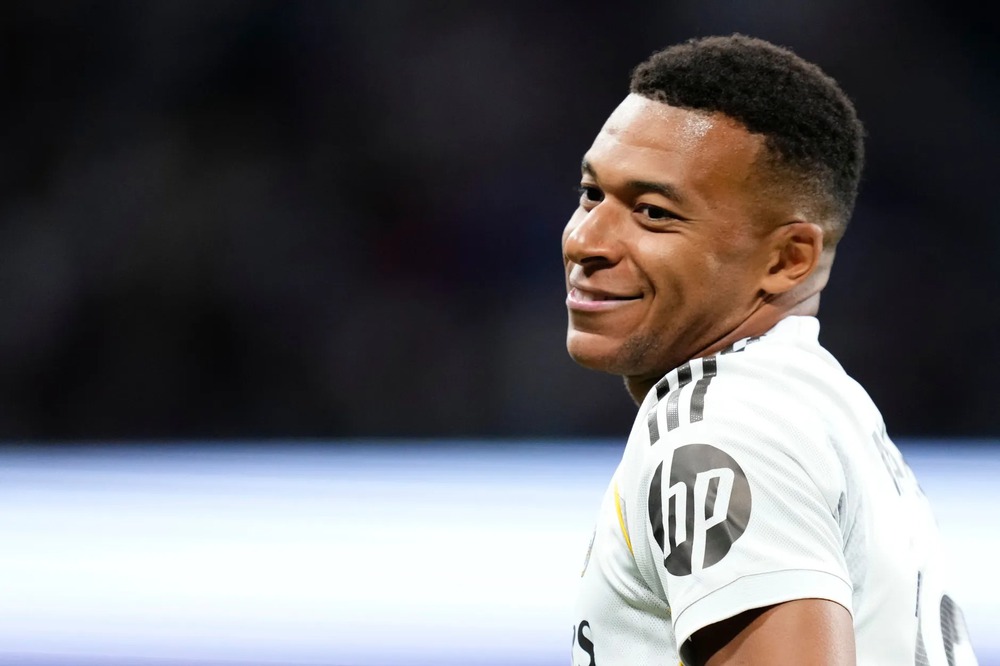Top 10 VĐV có thu nhập cao nhất thế giới: Ronaldo kiếm gấp đôi Messi - Ảnh 5. Top 10 VĐV có thu nhập cao nhất thế giới: Ronaldo kiếm gấp đôi Messi - Ảnh 5.