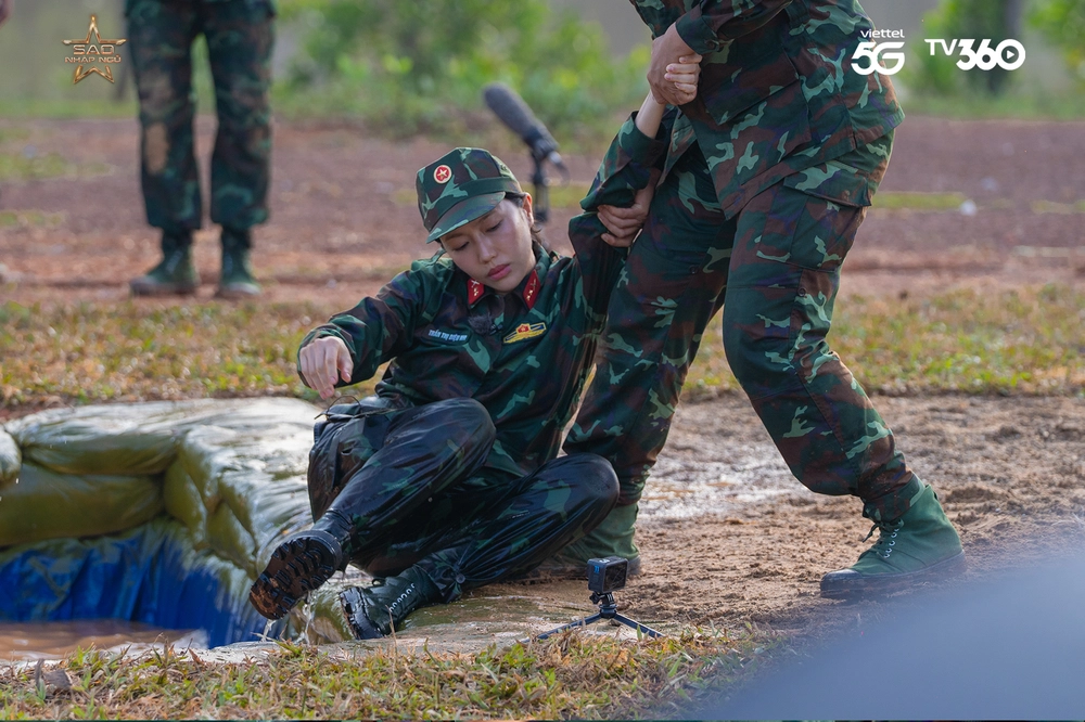 Sao nhập ngũ 2025: Trang Pháp dẻo dai, Diệu Nhi giữ vững phong độ - Ảnh 5.