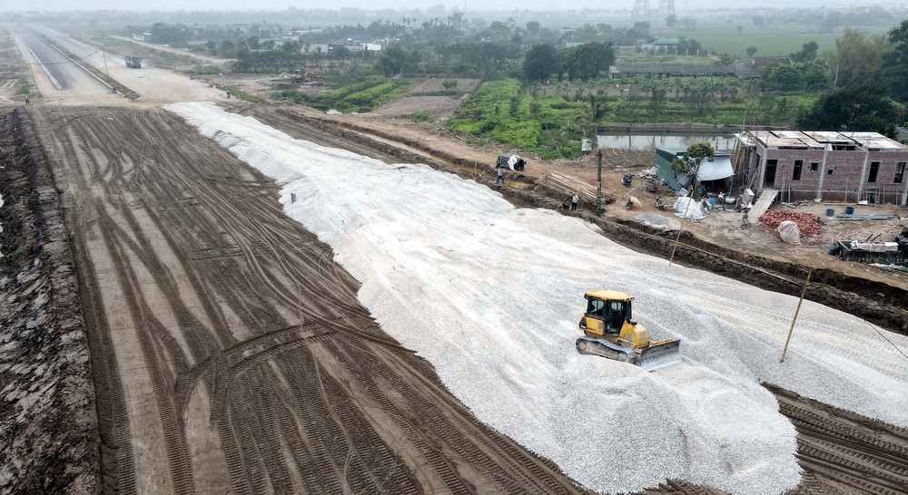 Kho bạc Nhà nước thúc đẩy giải ngân vốn đầu tư công những tháng cuối năm  - Ảnh 2.