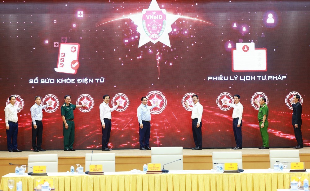Chỉ thị của Thủ tướng về việc thúc đẩy triển khai các giải pháp công nghệ phục vụ người dân và doanh nghiệp - Ảnh 2.