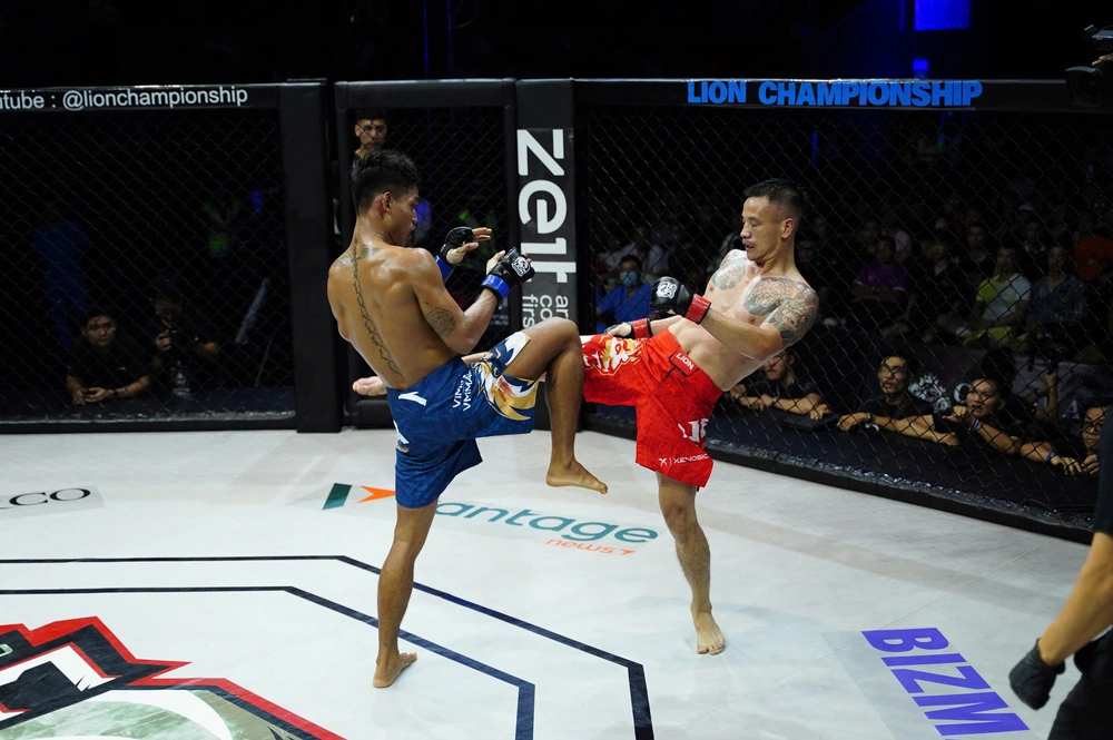 LION Championship 26: Trương Cao Minh Phát giành chiến thắng trước võ sĩ người Ireland - Ảnh 2.