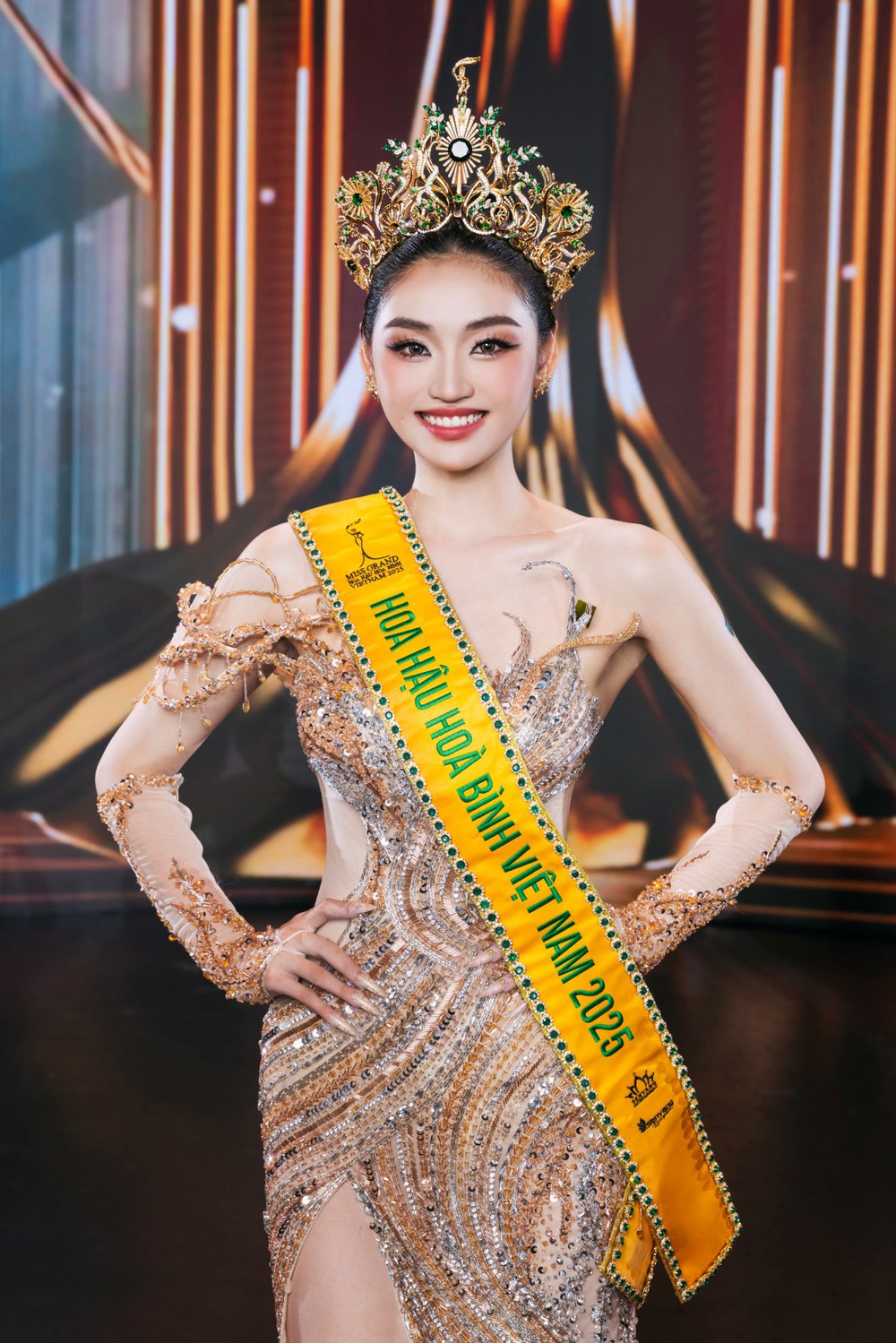 Gia cảnh khó khăn và sự nghị lực của tân Miss Grand Vietnam 2025 - Ảnh 2.