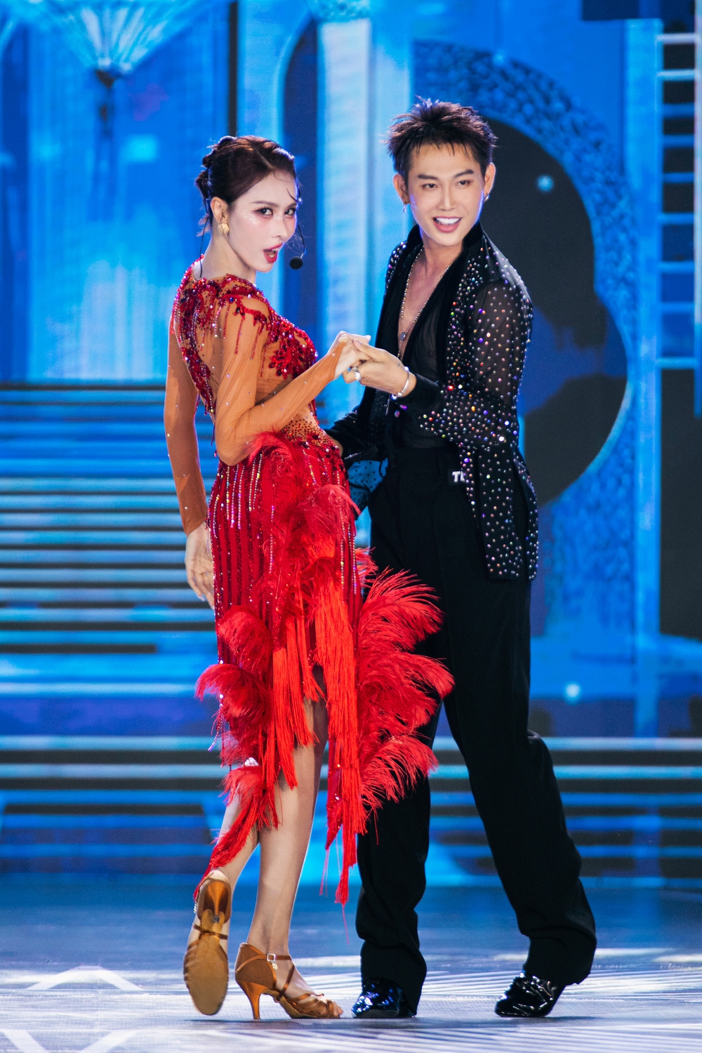 Á hậu Ngọc Hằng trình diễn dancesport tại chung kết Miss Grand Vietnam - Ảnh 1.