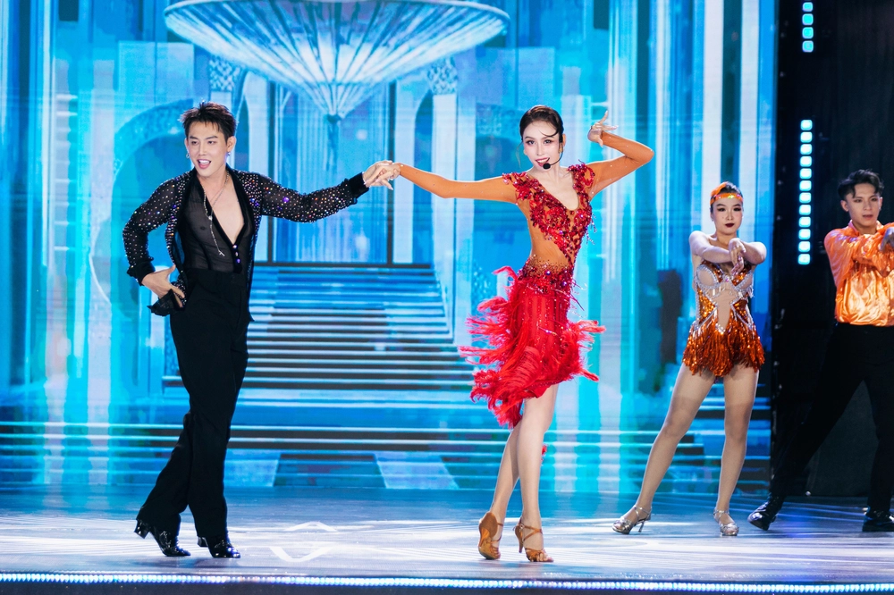 Á hậu Ngọc Hằng trình diễn dancesport tại chung kết Miss Grand Vietnam - Ảnh 2.
