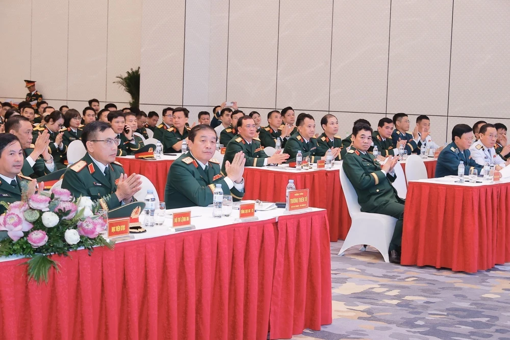 Bộ Quốc phòng khen thưởng tập thể, cá nhân có đóng góp xuất sắc trong Triển lãm thành tựu đất nước - Ảnh 5.