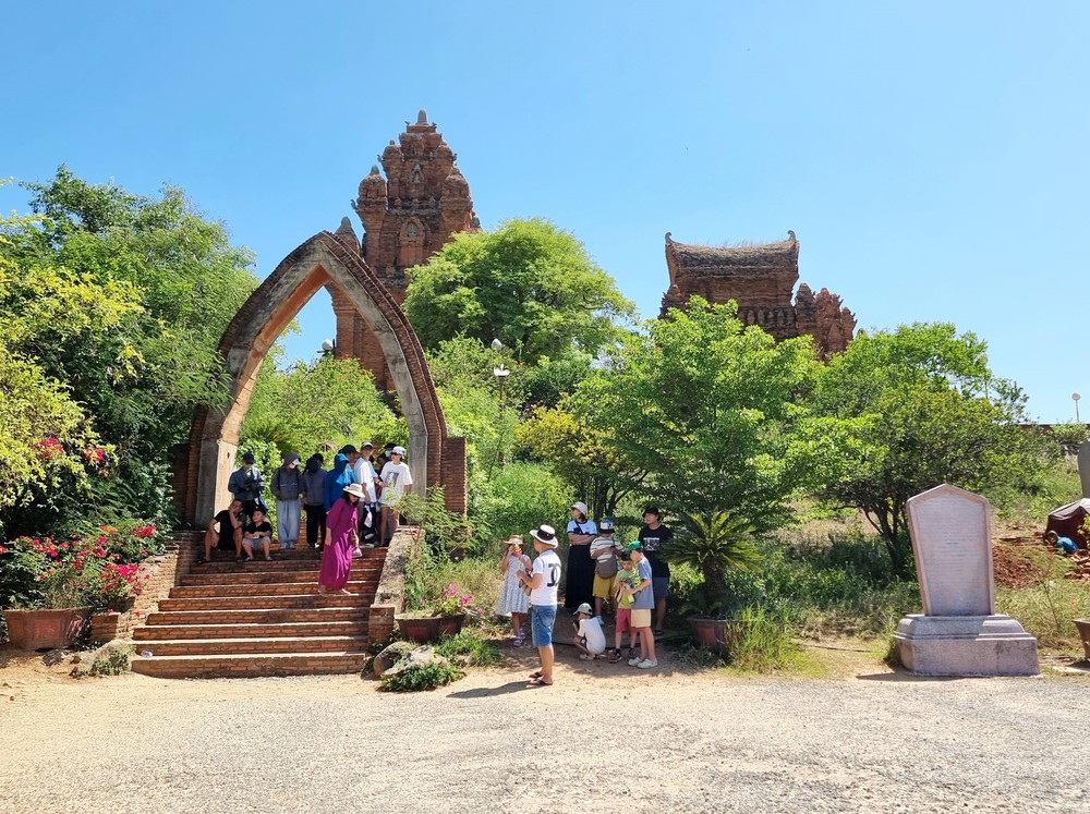 Du lịch Việt Nam: Khám phá vẻ đẹp vùng đất phía Nam Khánh Hòa - Ảnh 3. Du lịch Việt Nam: Khám phá vẻ đẹp vùng đất phía Nam Khánh Hòa - Ảnh 3.