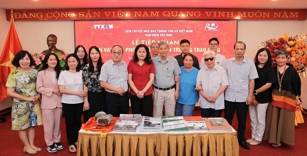 80 năm Thông tấn xã Việt Nam: Tự hào những nhà báo nhiếp ảnh Thông tấn đồng hành cùng lịch sử dân tộc - Ảnh 1.