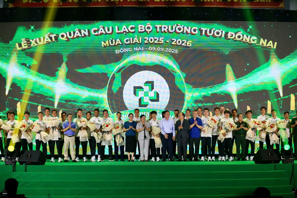 Sự việc - Ý kiến: Tiêu tiền kiểu bóng đá Việt Nam - Ảnh 1.