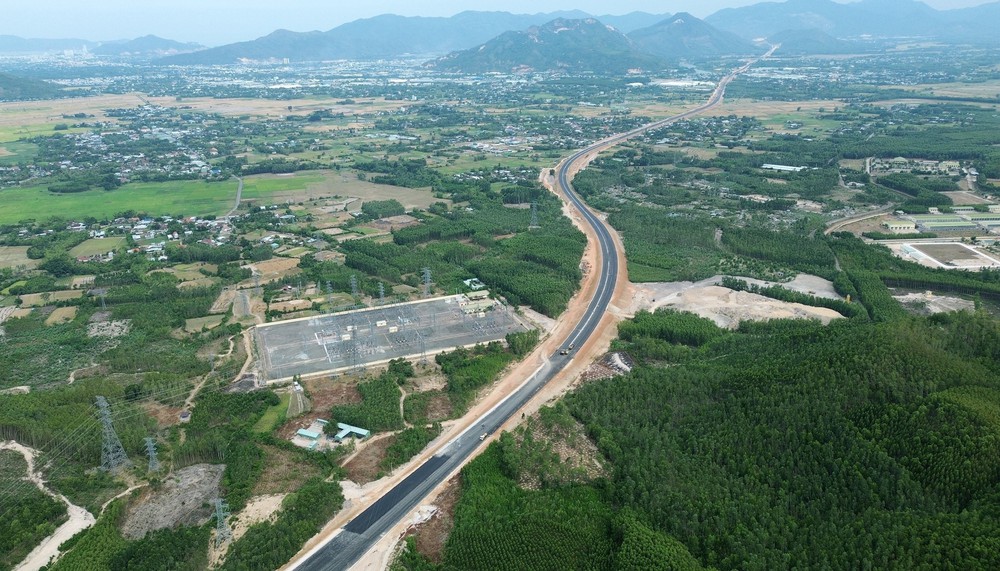 Tháo gỡ khó khăn cho 4 dự án giao thông trọng điểm - Ảnh 2.