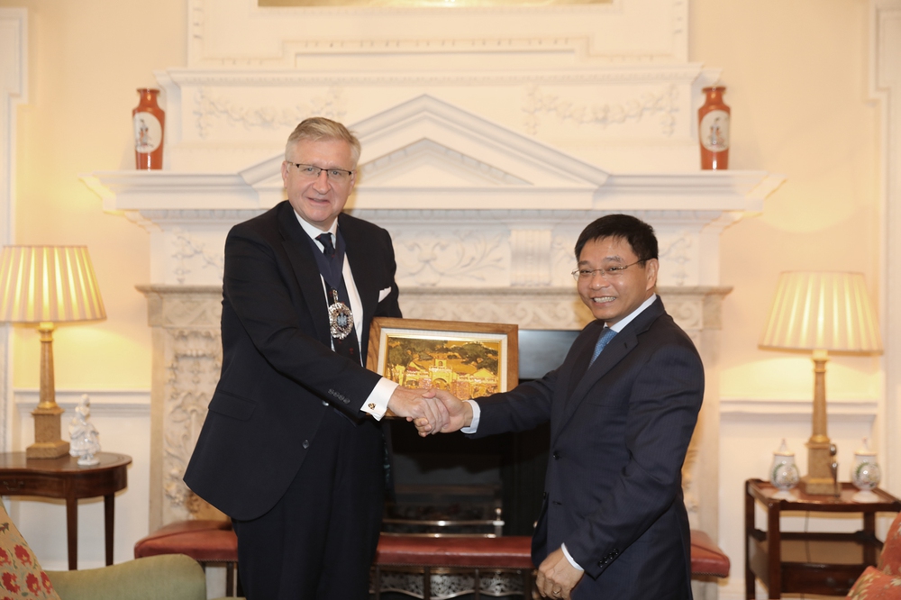 Khu tài chính London phối hợp với Việt Nam phát triển Trung tâm Tài chính quốc tế - Ảnh 1.