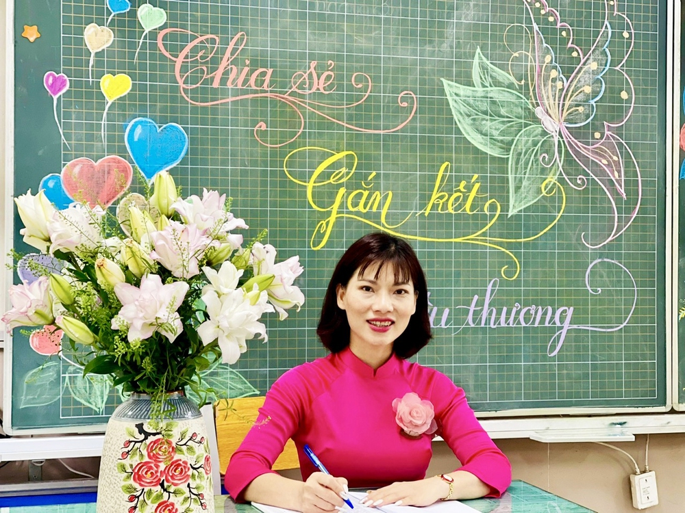 Nhà giáo Hoàng Minh Ngọc: Nhìn ngắm học trò và làm thơ - Ảnh 1.
