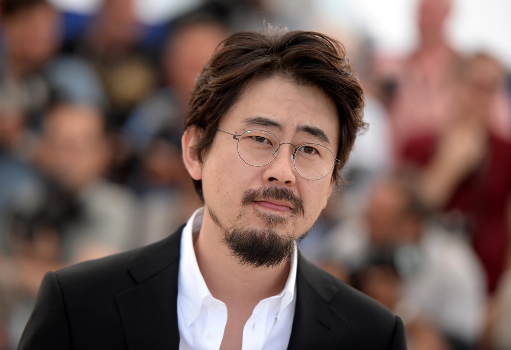 Trưởng BGK &quot;Busan Award&quot; Na Hong Jin: Nhà kể chuyện bóng tối của điện ảnh Hàn Quốc - Ảnh 1.