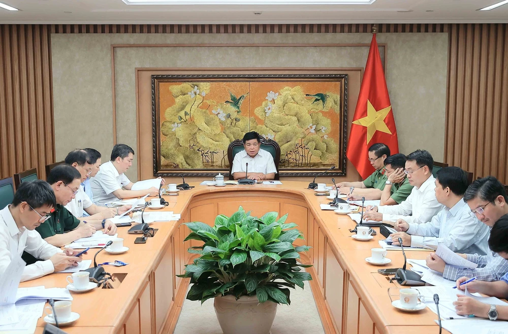 Cần thiết ban hành Nghị quyết của Chính phủ về sử dụng chung công trình hạ tầng kỹ thuật, cơ sở viễn thông - Ảnh 1.