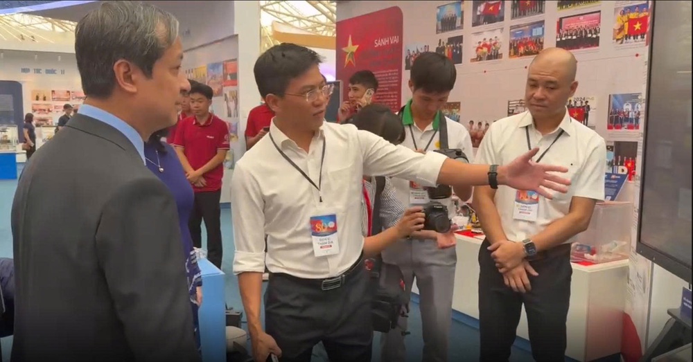 Nhà xuất bản Giáo dục Việt Nam góp mặt tại Triển lãm thành tựu đất nước - Ảnh 4.