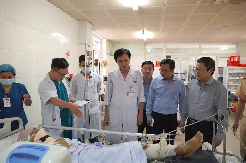 Thủ tướng Chính phủ chỉ đạo khắc phục hậu quả vụ tai nạn giao thông đặc biệt nghiêm trọng tại Quảng Trị - Ảnh 4.