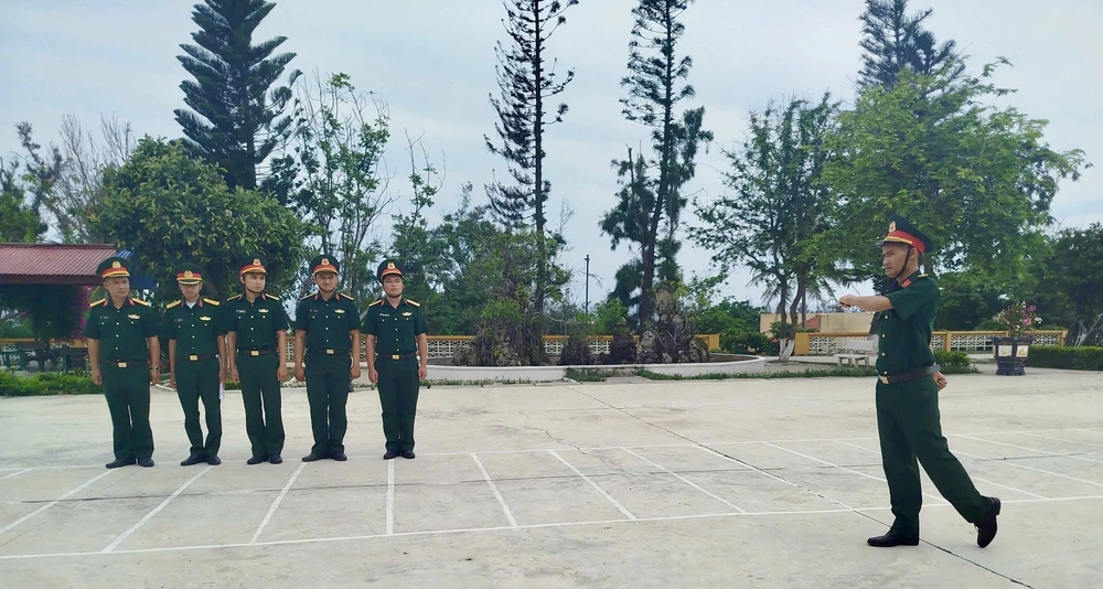 Tiểu đoàn Phòng thủ đảo Bạch Long Vĩ: Vững tay súng giữa trùng khơi - Ảnh 4.