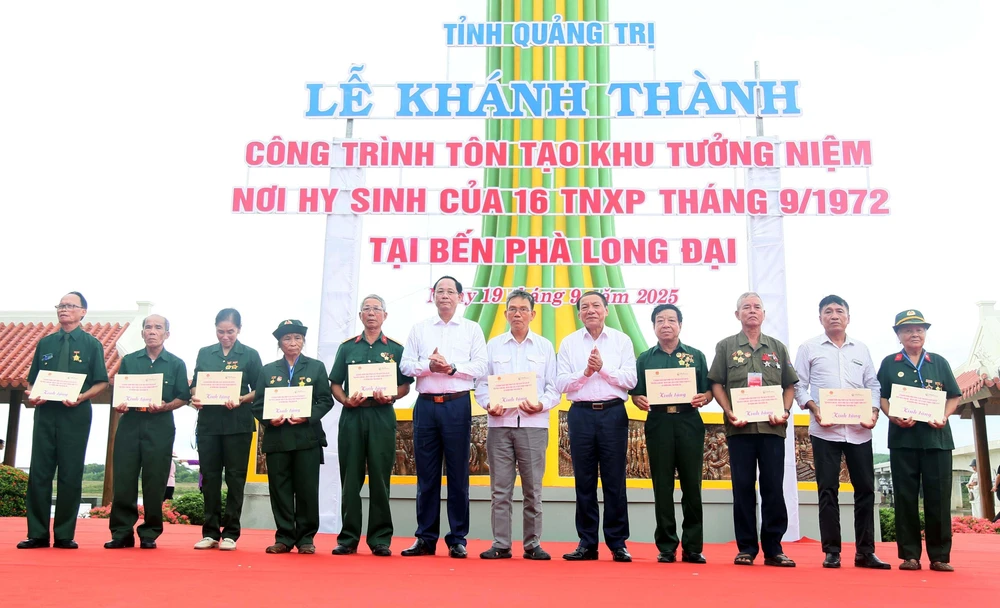 vnapotalquangtrikhanhthanhcongtrinhtontaokhutuongniemnoihysinhcua16thanhnienxungphong8284058-175825400465021883920.jpg
