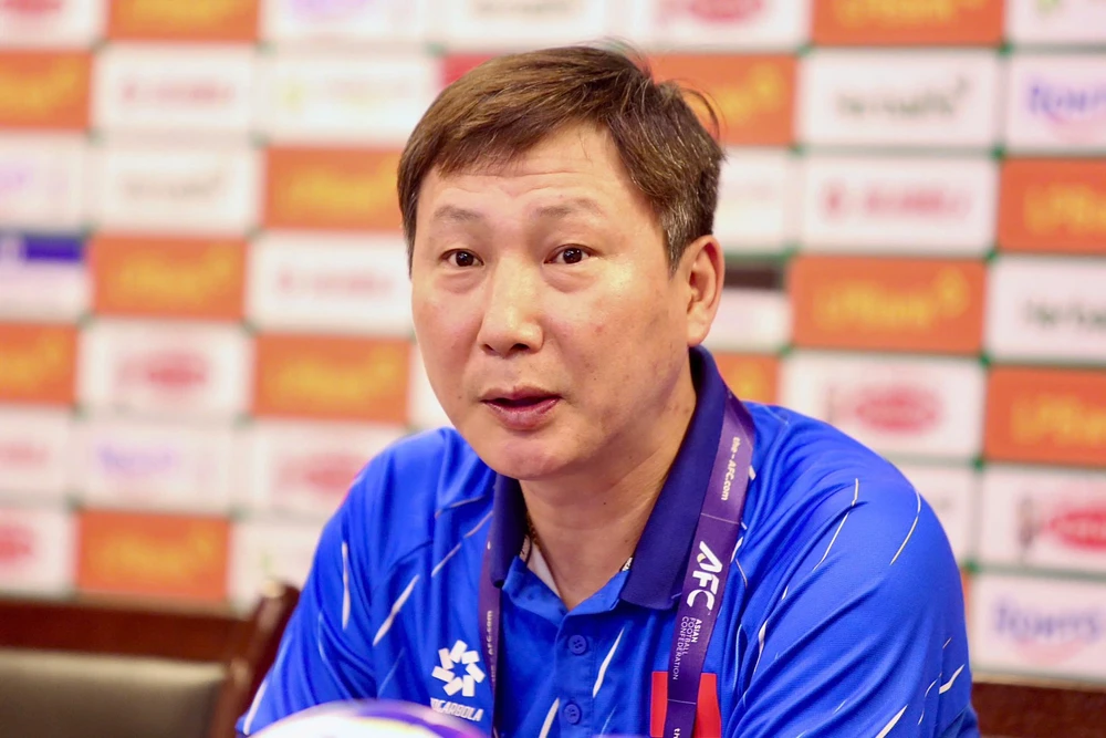 HLV Kim Sang Sik: 'Yemen mạnh nhất bảng, Viktor Lê là cầu thủ chất lượng' - Ảnh 1.