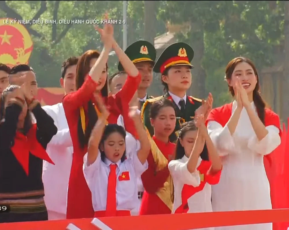 Ngôi sao bóng chuyền nữ Việt Nam nhận vinh dự đặc biệt trong lễ diễu binh, diễu hành A80 - Ảnh 2.