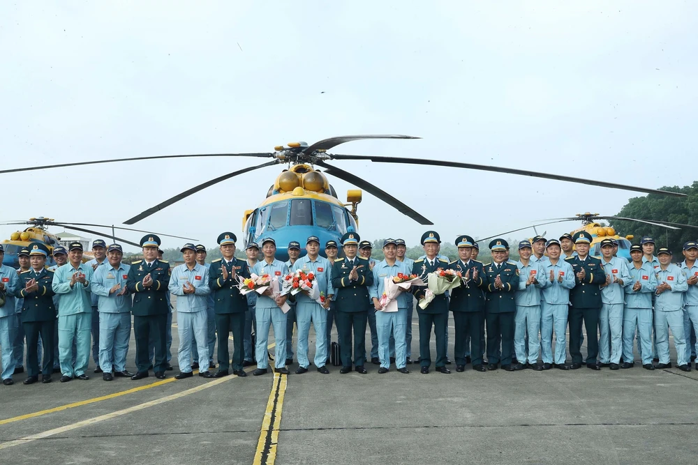 Diễu binh Kỷ niệm 80 năm Quốc khánh 2-9: Biên đội trực thăng bay qua Quảng trường Ba Đình - Ảnh 6.
